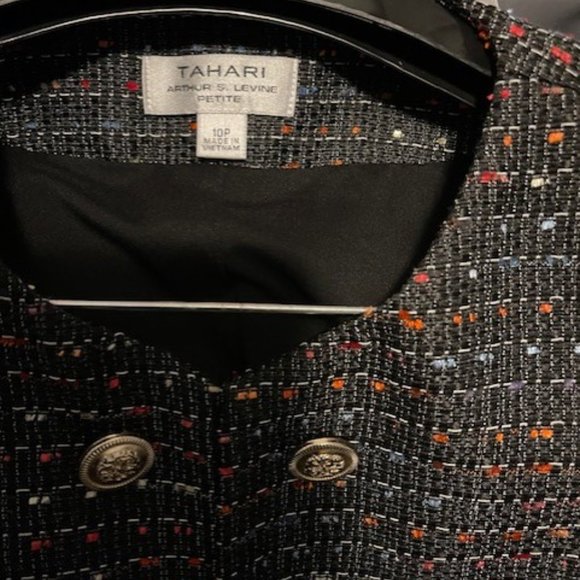 Misses Petite Tahari Suit - Picture 4 of 4